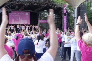 Tanzen für Brustgesundheit - beim Race for Survivla in Köln
